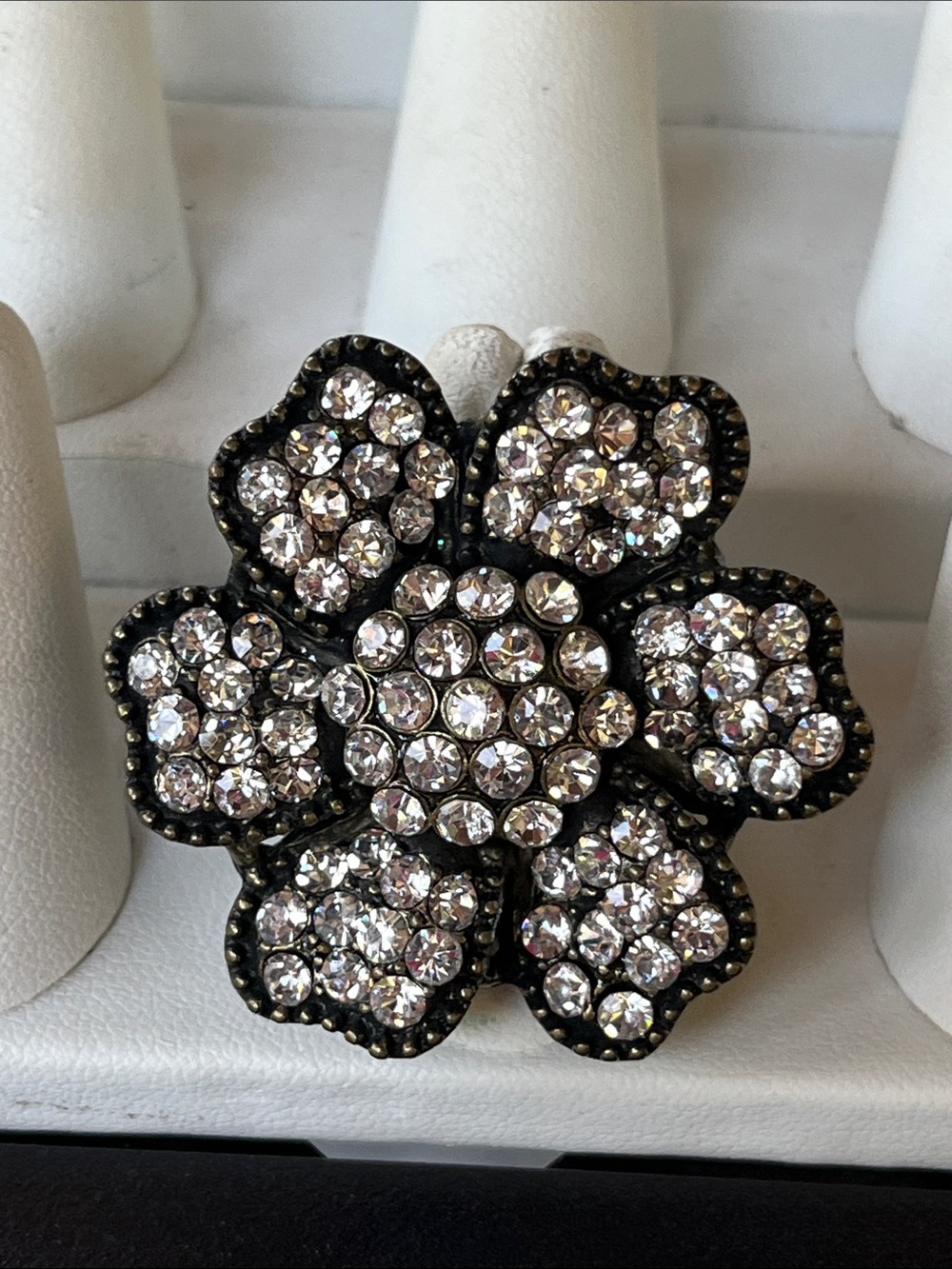 Crystal Flower stretch Statement Ring - Rhinestone